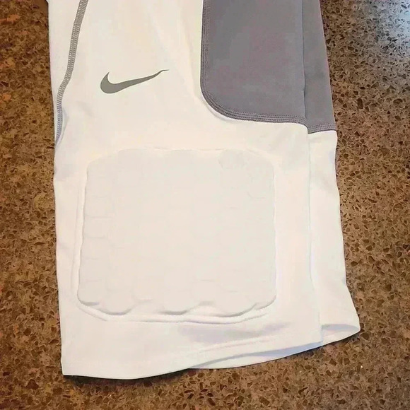 NWT Nike Pro Combat hyperstrong dry fit 3/4 compression pants - Picture 5 of 8